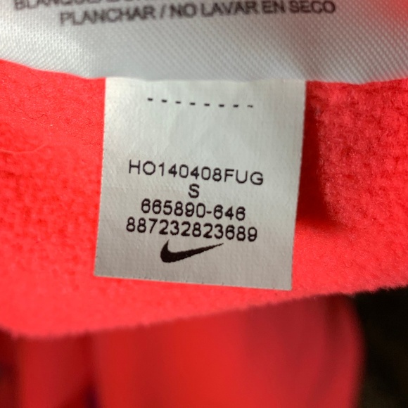 Nike - Picture 2 of 7